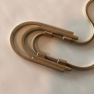 Banana republic gold tone sweater necklace